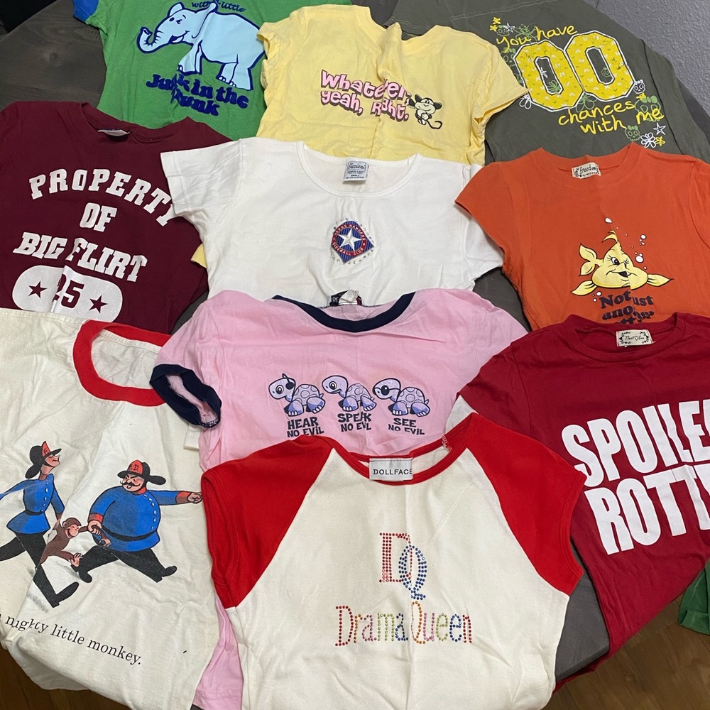 Women’s small / Xs graphic tees